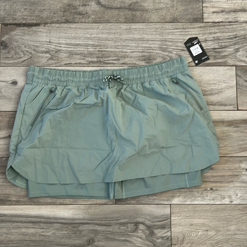 Avia athletic skort sage green, size 1x new with tags
